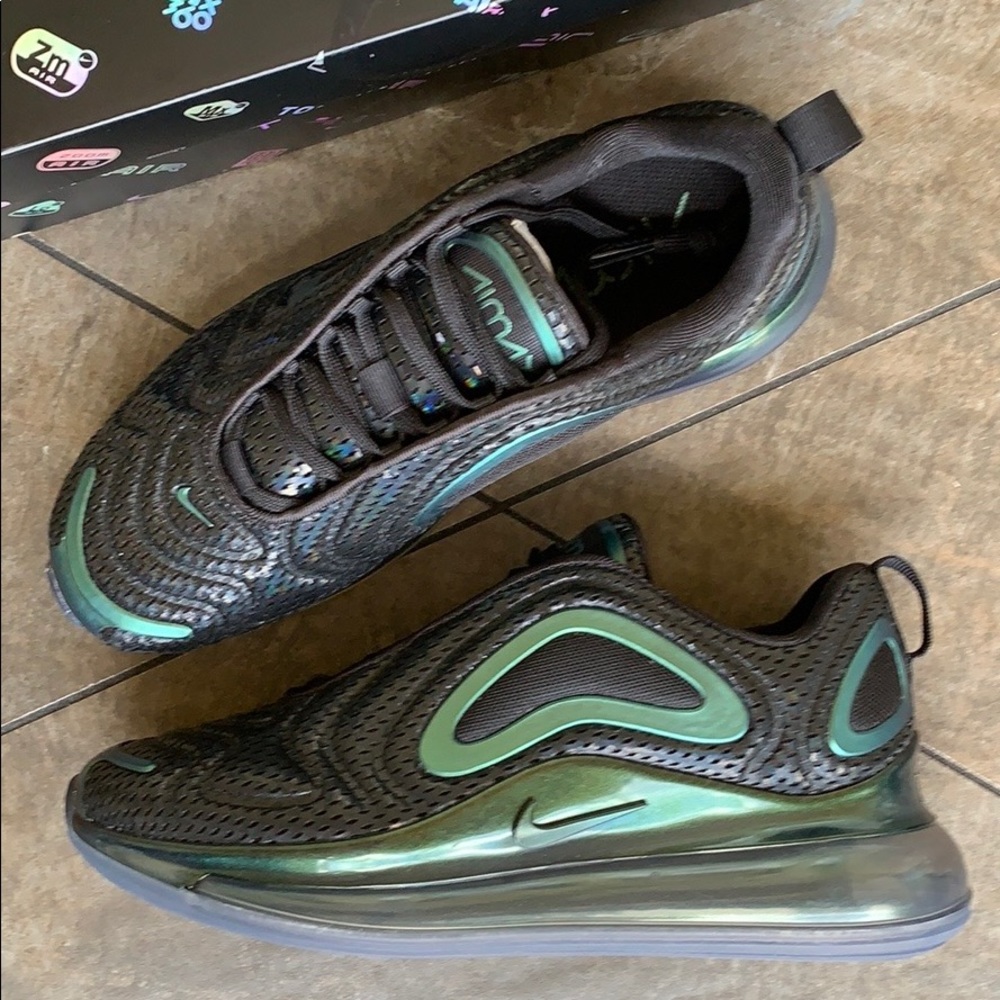 NIKE AIR MAX 720 Black/Black-Metallic Silver Men’s - Picture 5 of 16